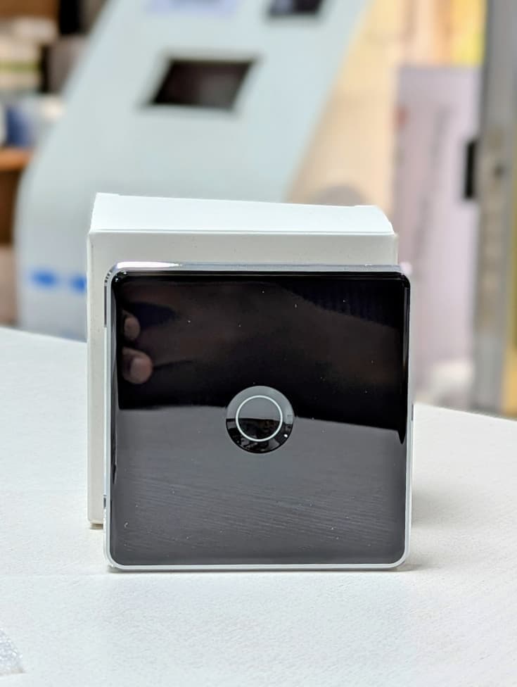 1 gang Zigbee Concave Switch – SILVER FRAME